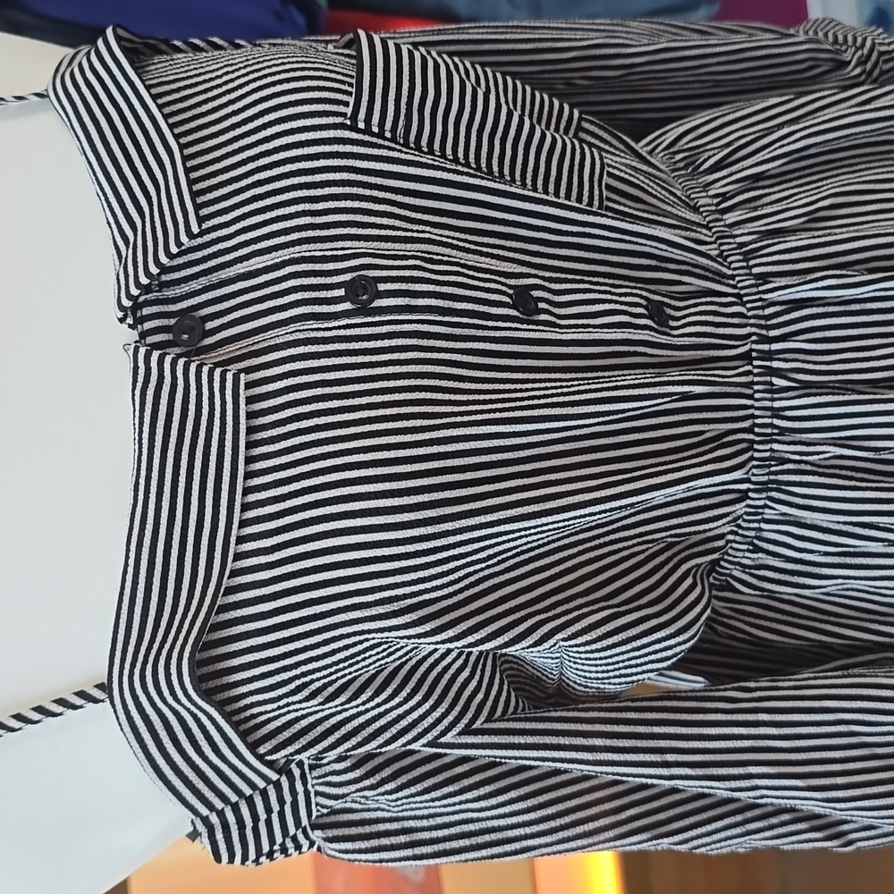 #29.Monteau Black and white stripe dress - Picture 4 of 6